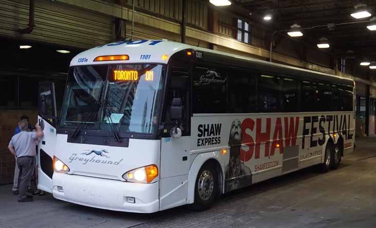 Greyhound Canada MCI D4505 1301